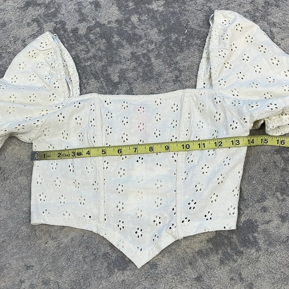 NWT Vero Moda Eyelet Crop Top Pointed V Hem Square Neck Sz S - Picture 6 of 10